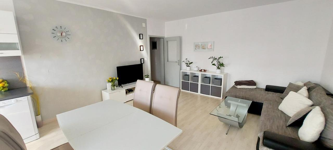 Apartman Near Fazana-500 From The Sea المظهر الخارجي الصورة